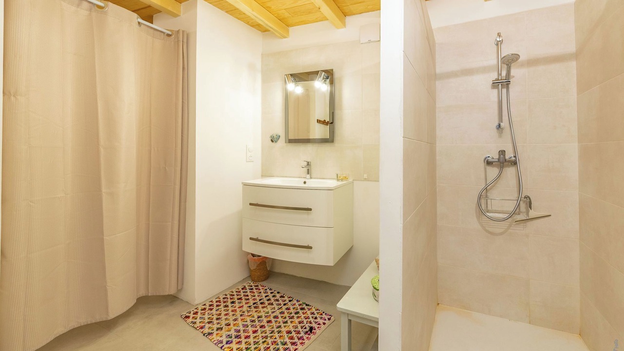 Photo of Bathroom in Montans