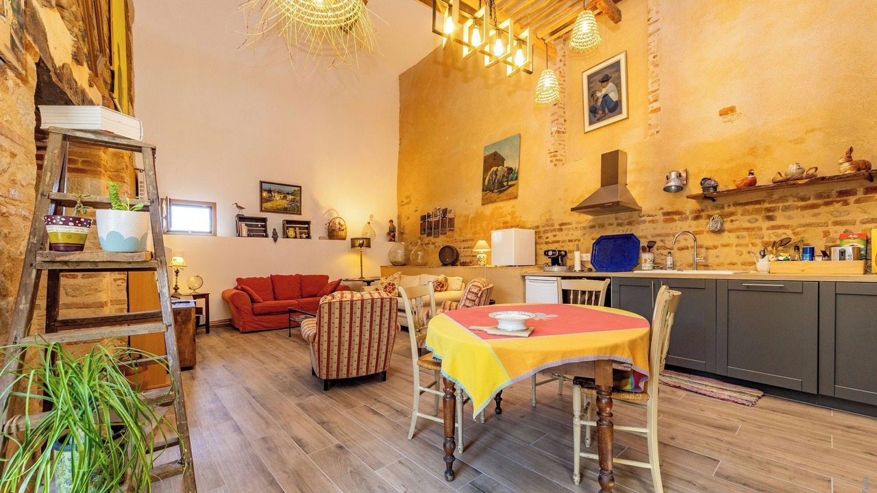 Photo of Others in Montans