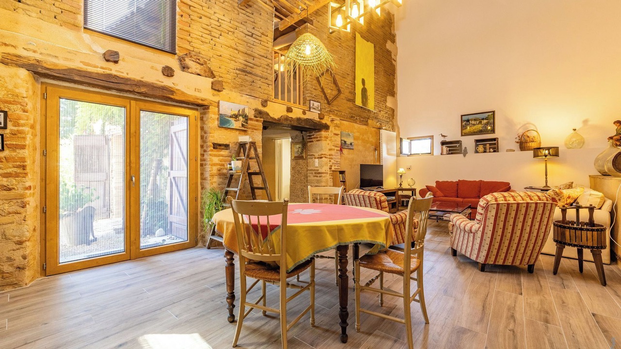 Photo of Others in Montans