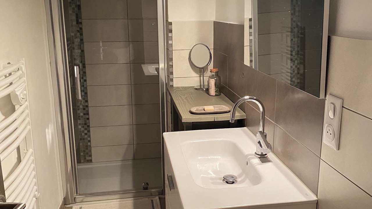 Photo of Bathroom in Grospierres