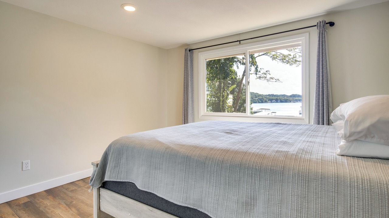 Photo of Bedroom in Camdenton