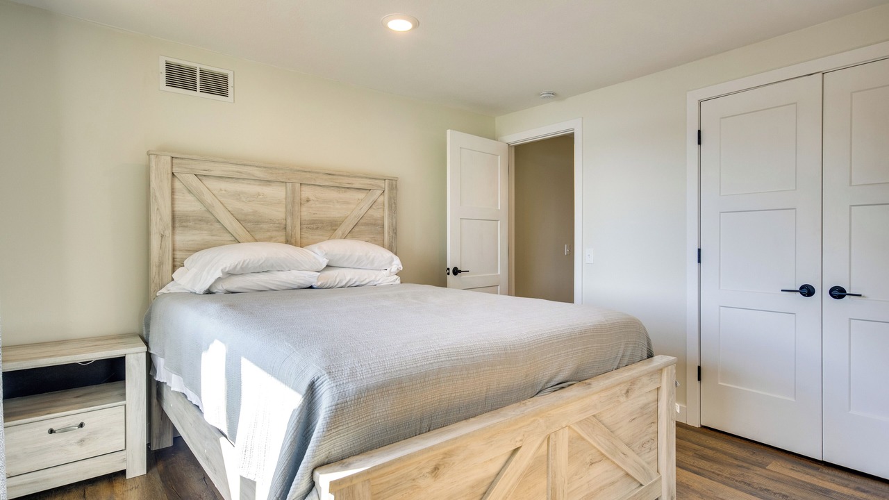 Photo of Bedroom in Camdenton