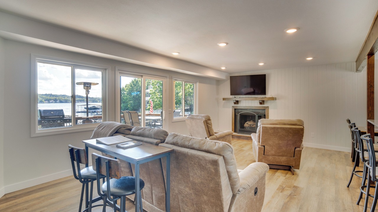 Photo of Livingroom in Camdenton