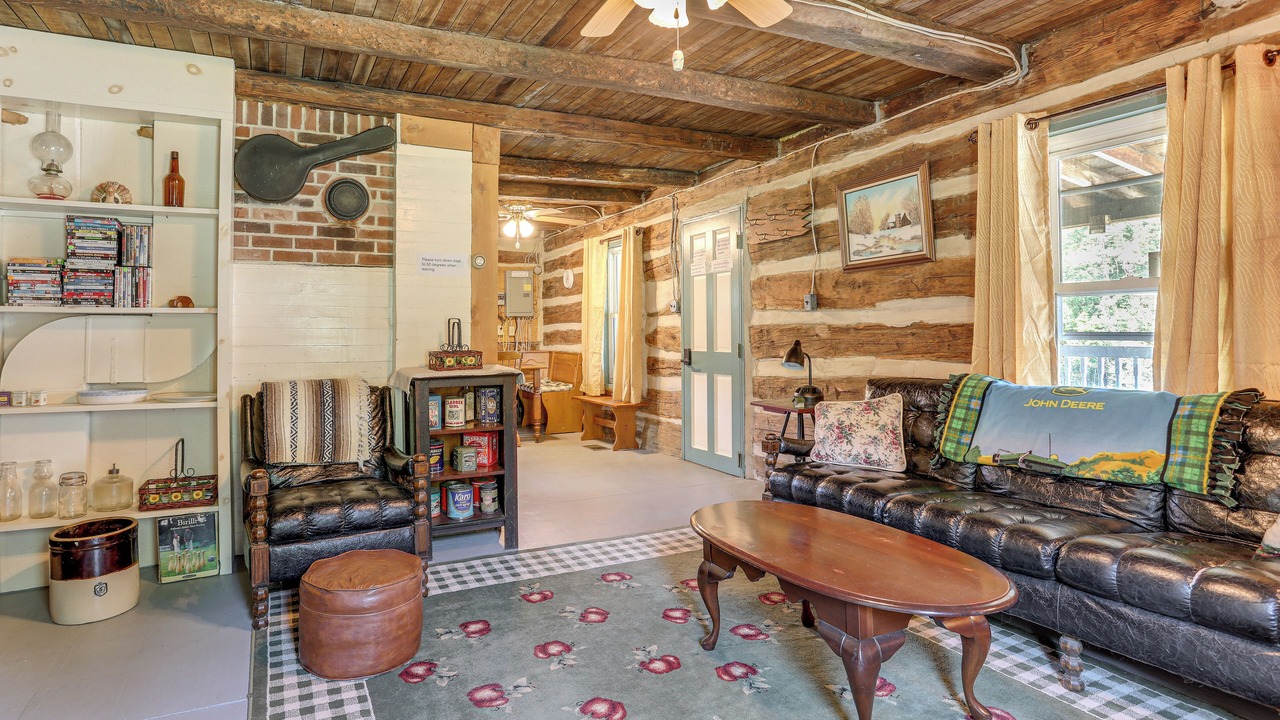 Photo of Livingroom in Penfield