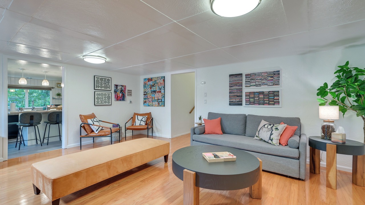 Photo of Livingroom in East Olympia