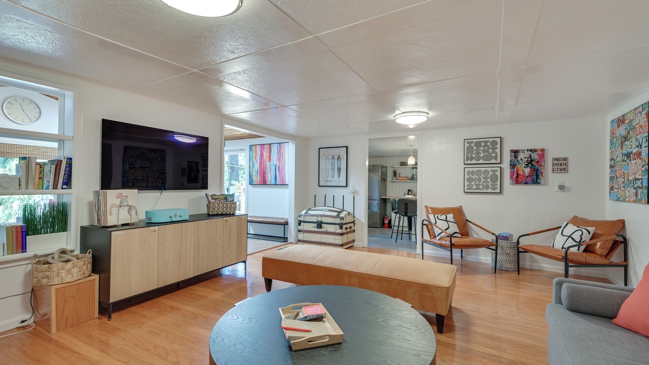 Photo of Livingroom in East Olympia