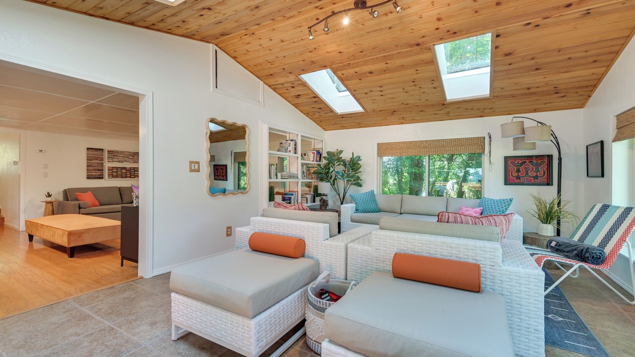 Photo of Others in East Olympia