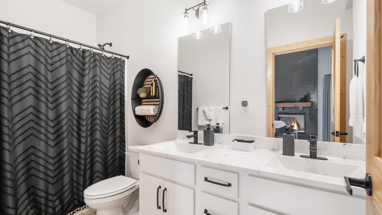 Photo of Bathroom in Table Rock