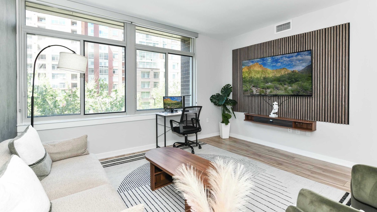 Photo of Livingroom in Crystal City