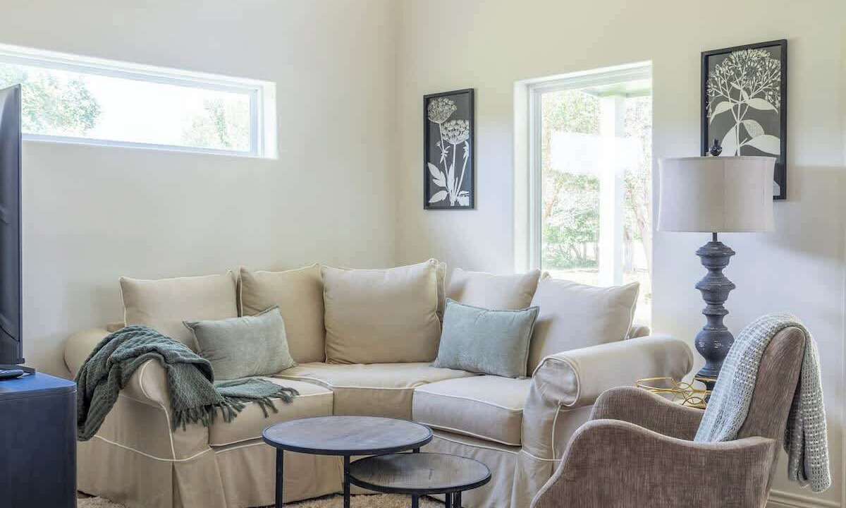 Photo of Livingroom in Warrenton