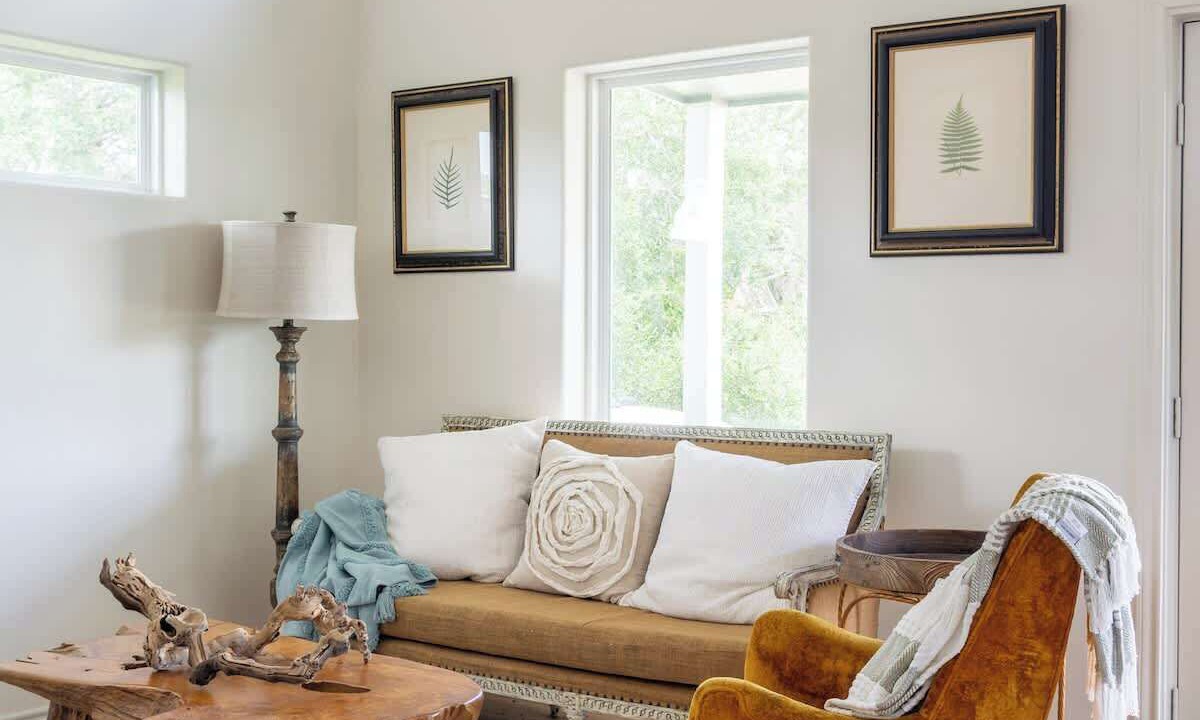 Photo of Livingroom in Warrenton