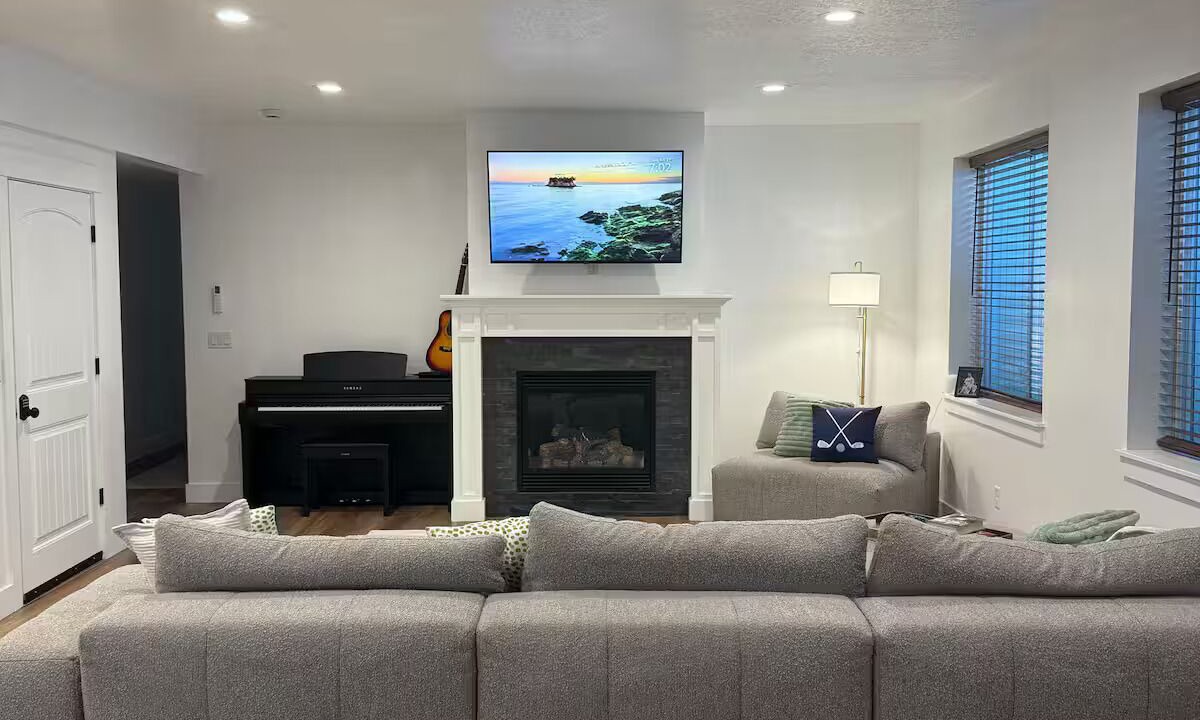 Photo of Livingroom in Pleasant View