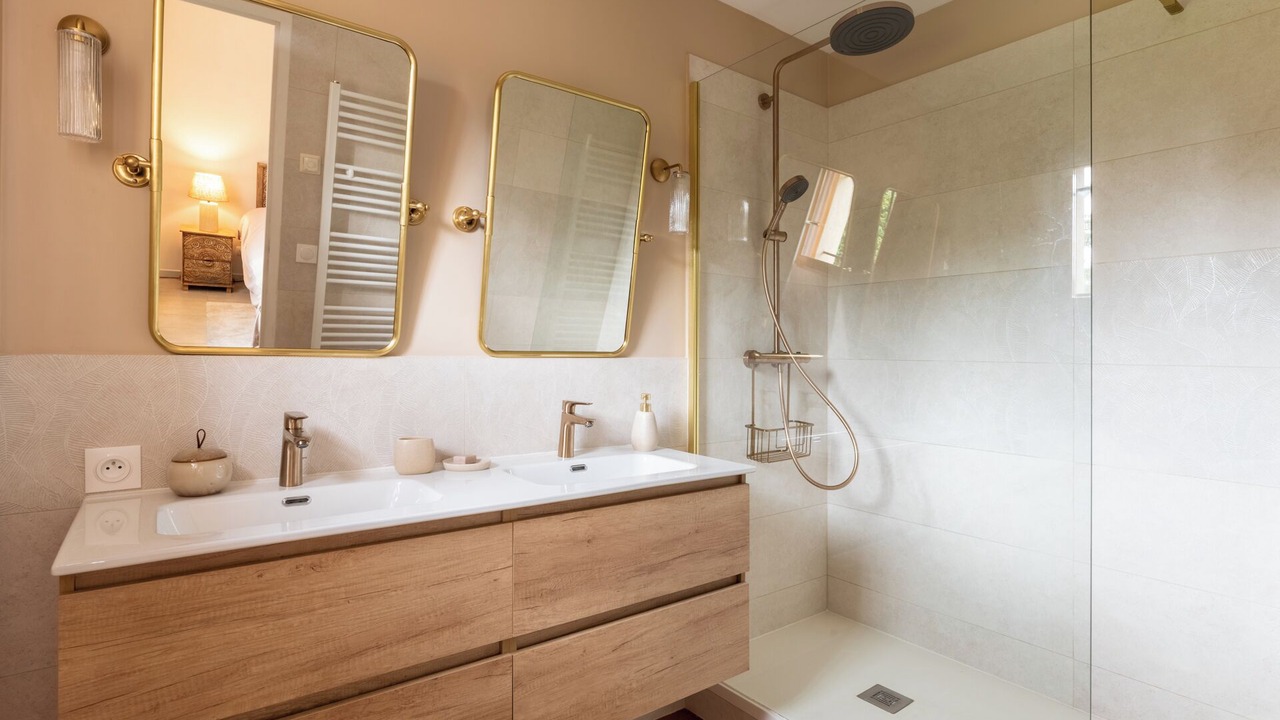 Photo of Bathroom in Le Mesnil-Lieubray