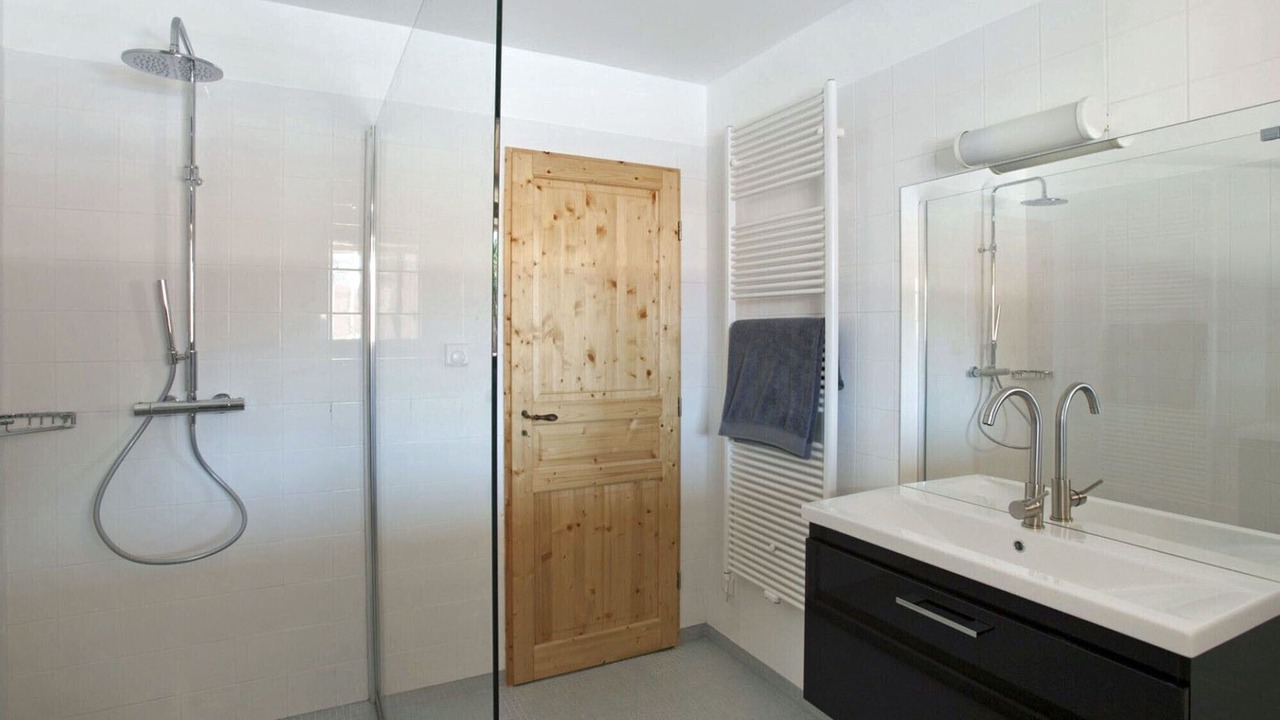 Photo of Bathroom in Roquebrun