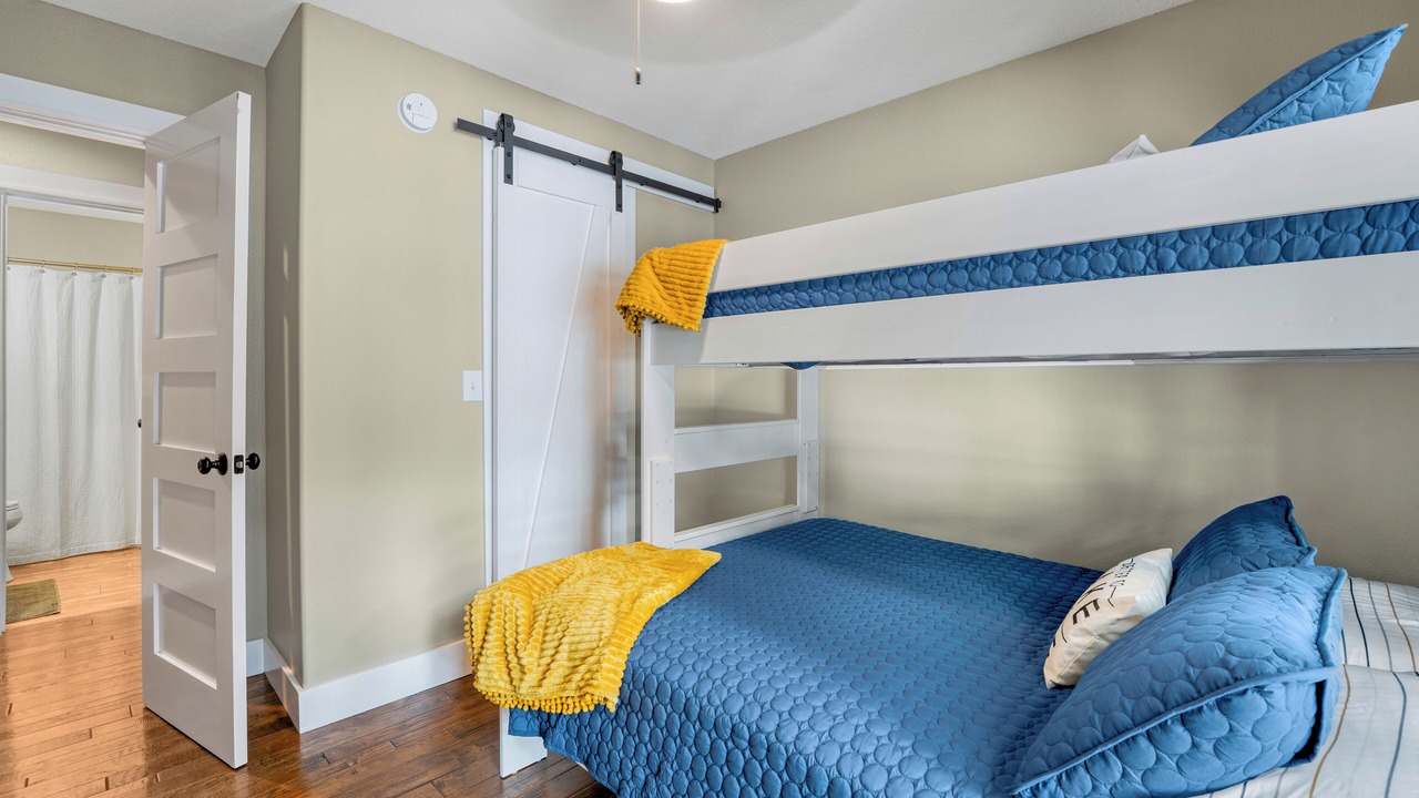 Photo of Bedroom in Camdenton