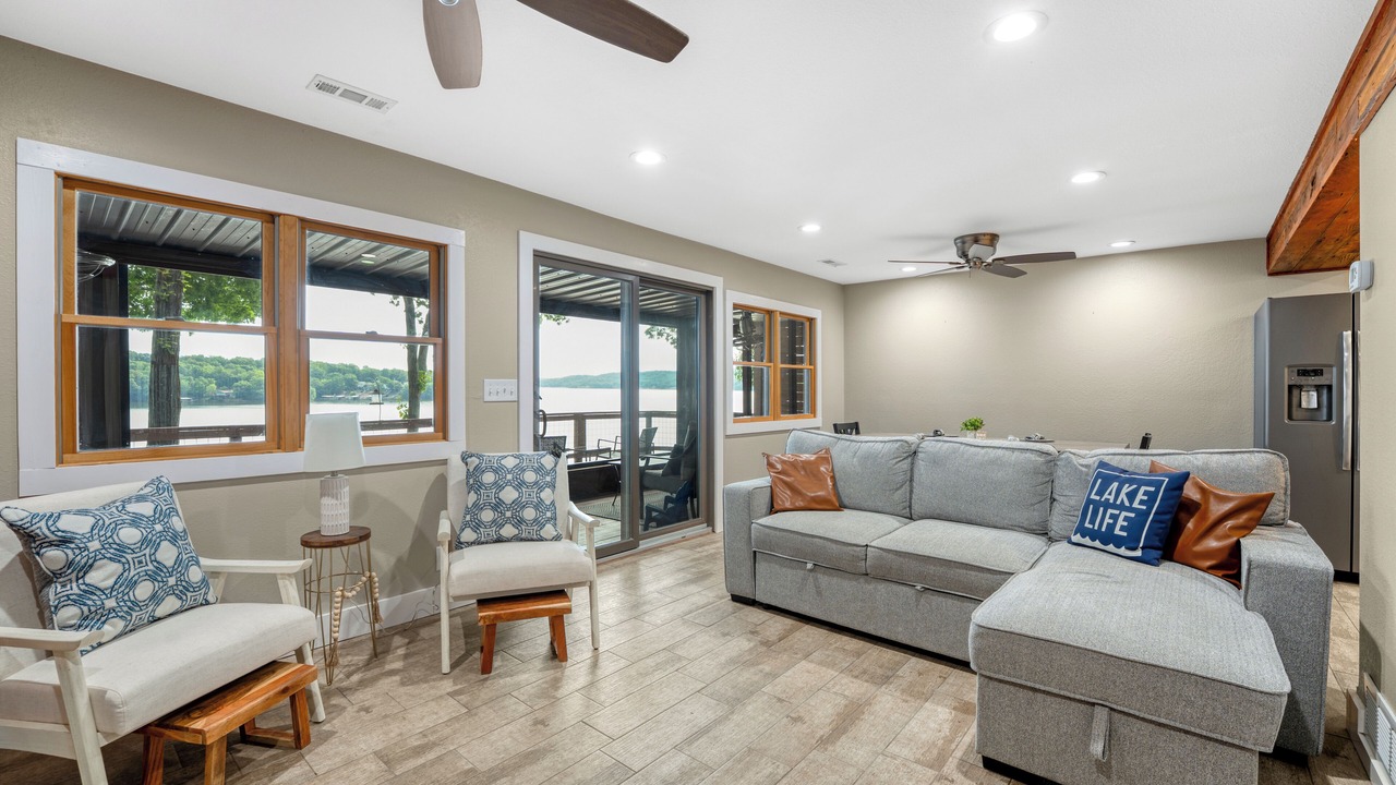 Photo of Livingroom in Camdenton