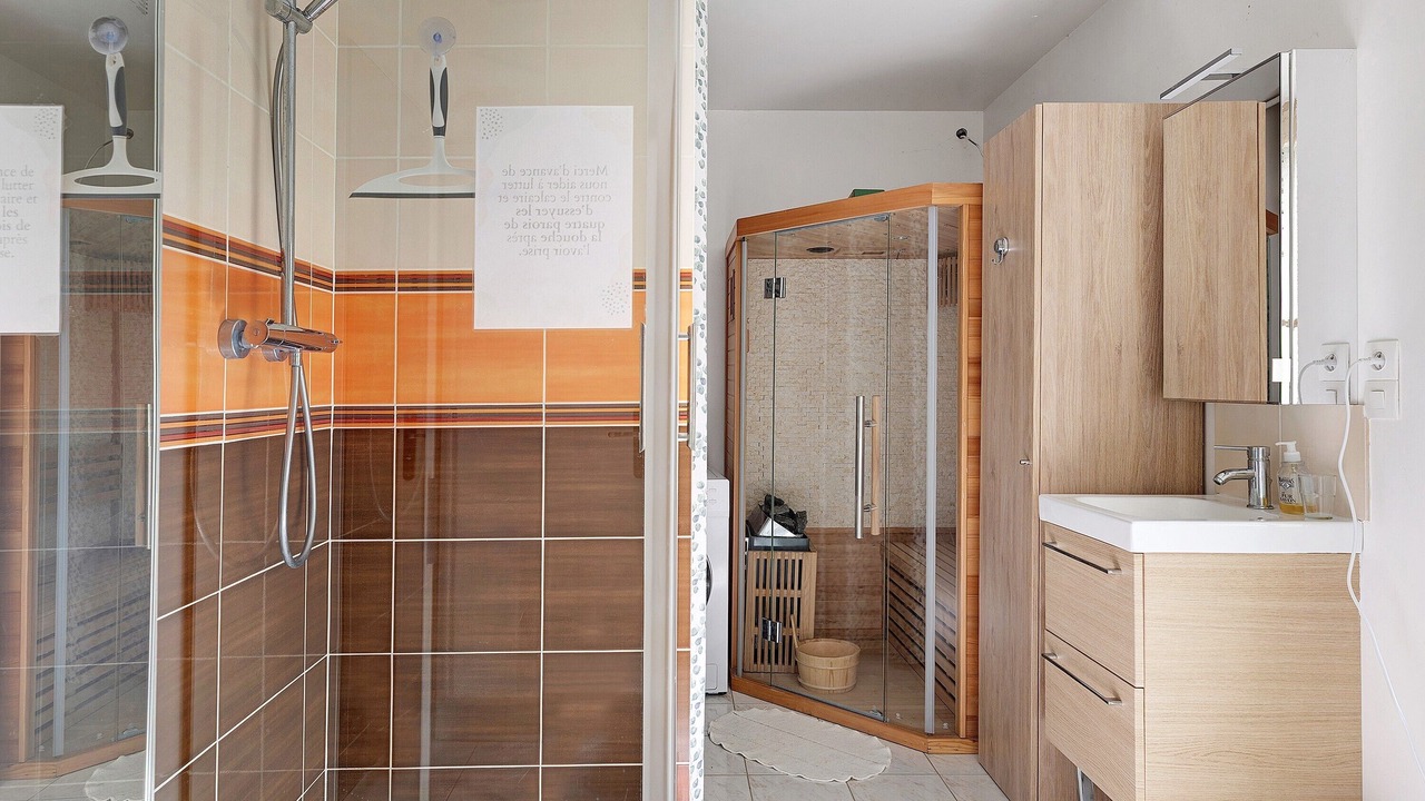 Photo of Bathroom in Durtal