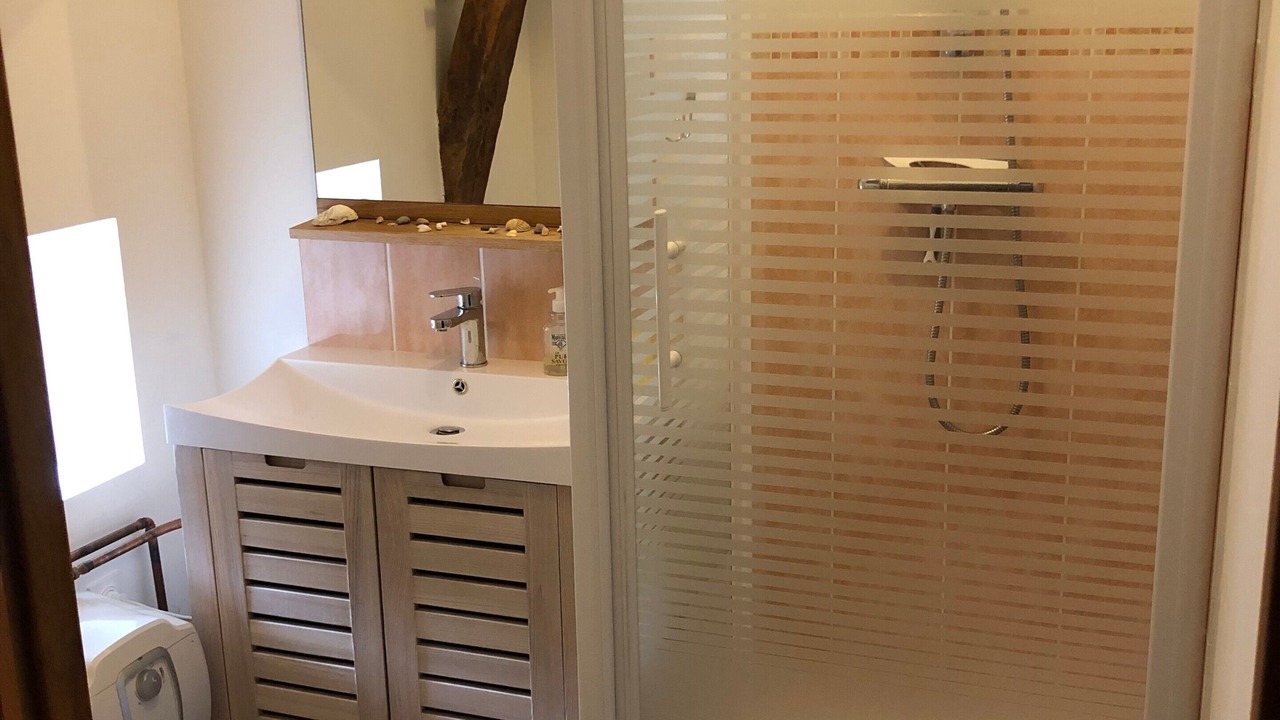 Photo of Bathroom in Durtal