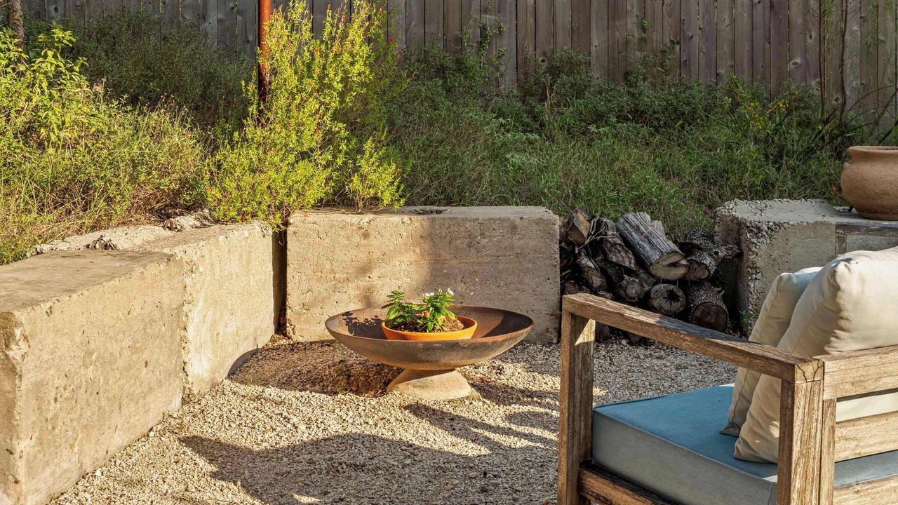 Photo of Outdoor in West Oak Hill