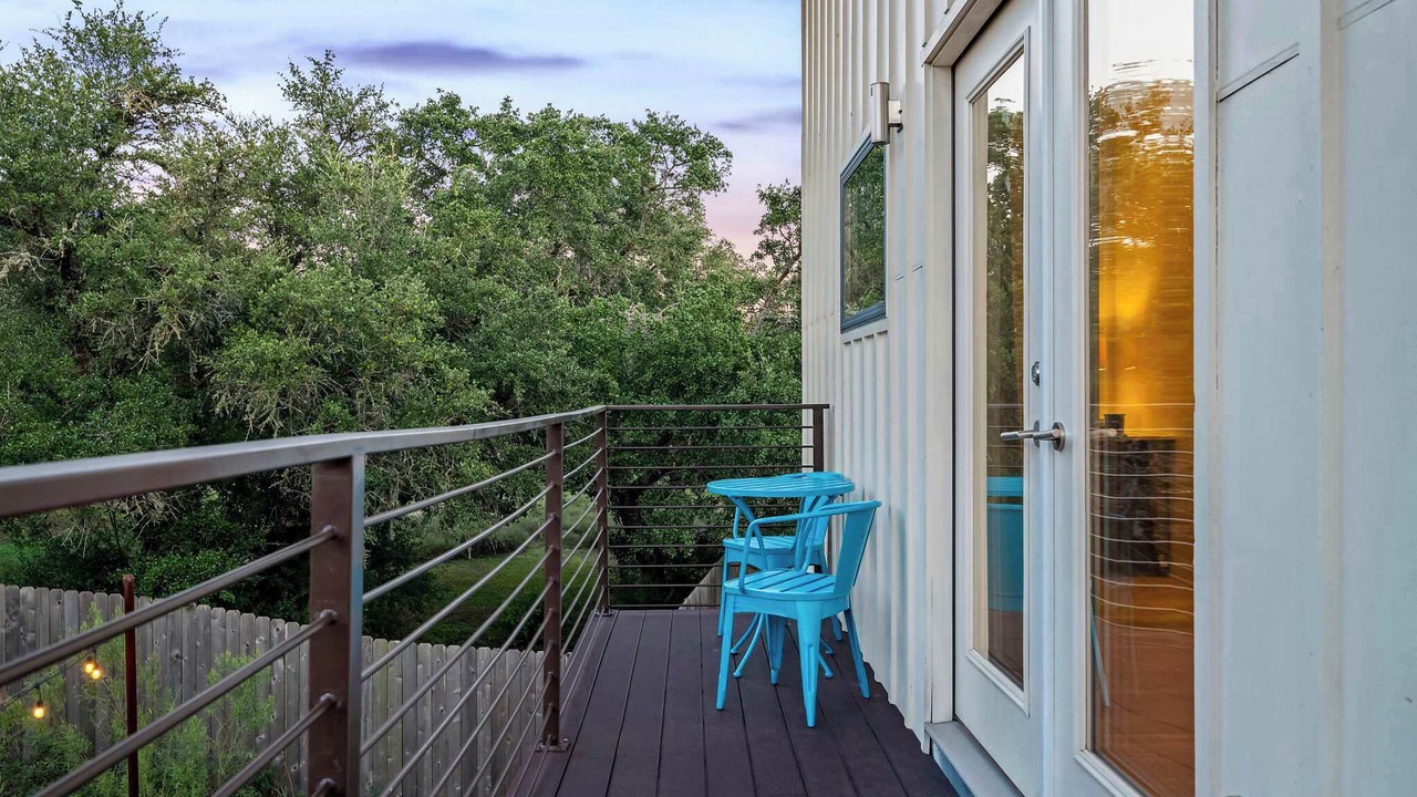 Photo of Patio Balcony in West Oak Hill