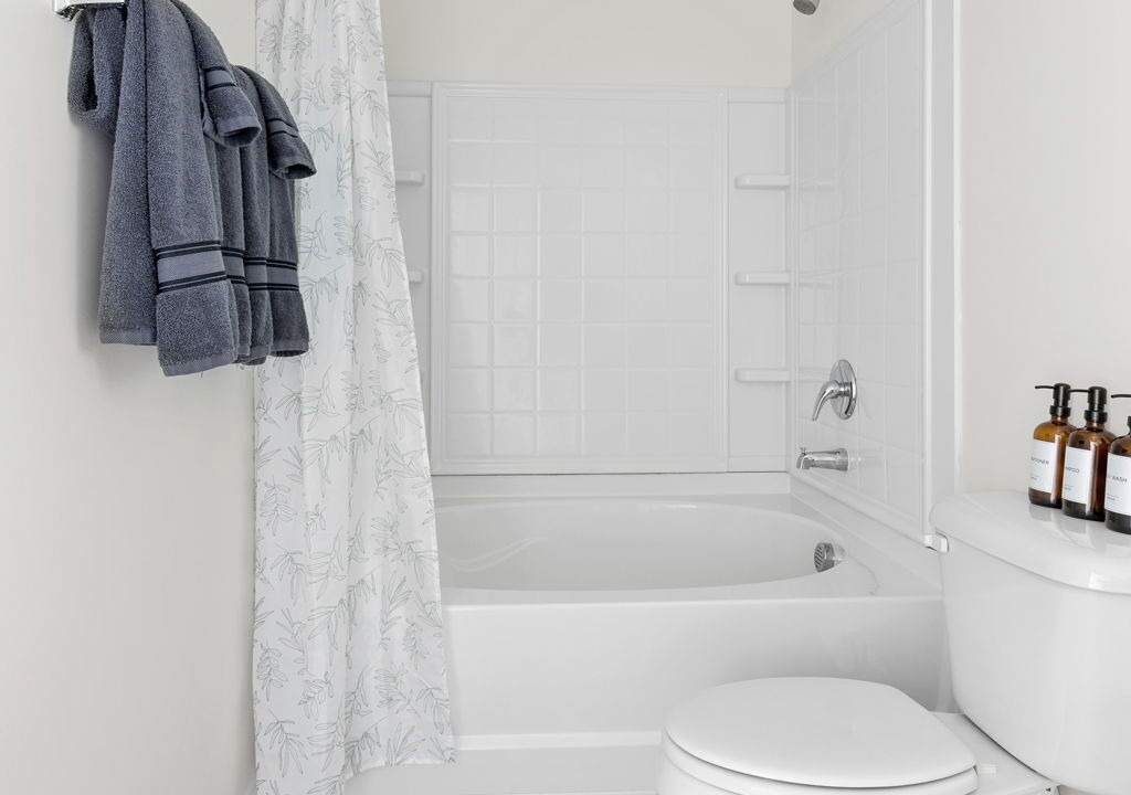 Photo of Bathroom in Huntcliff