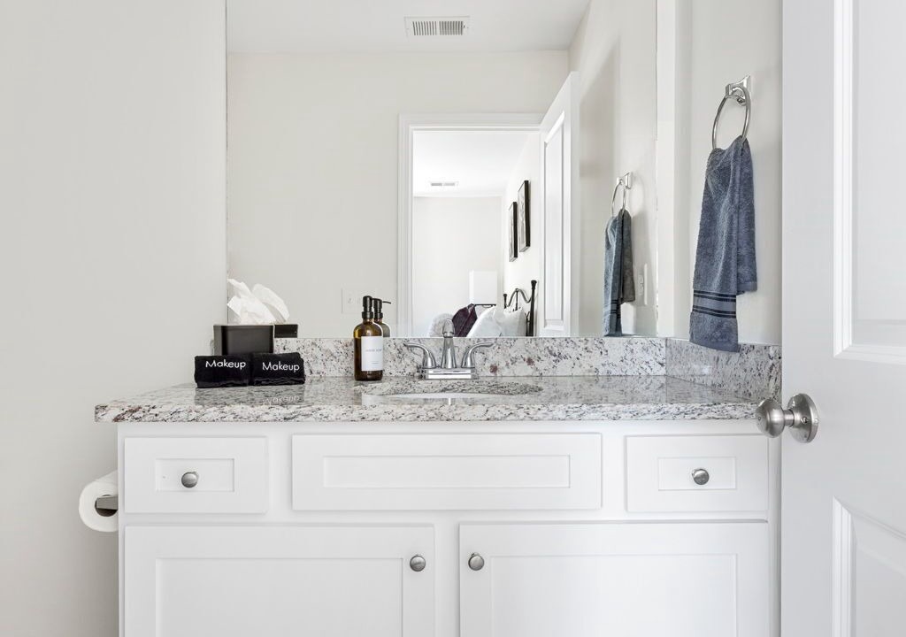 Photo of Bathroom in Huntcliff