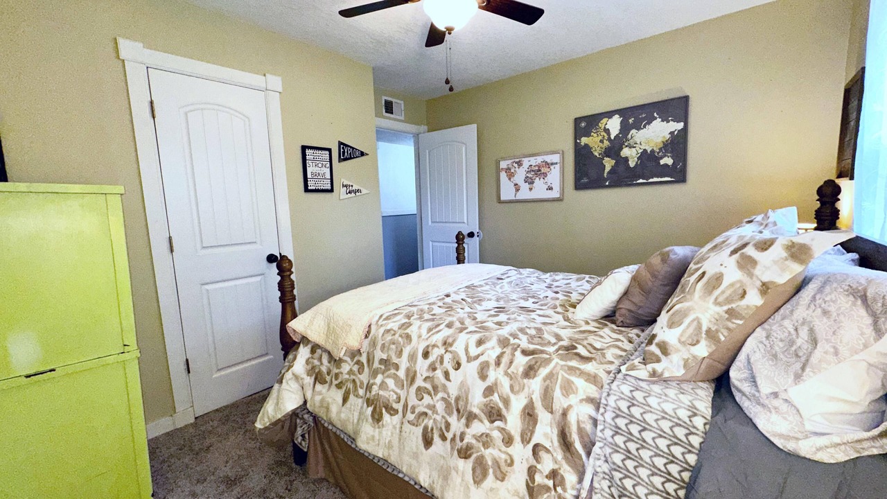 Photo of Bedroom in Ozark