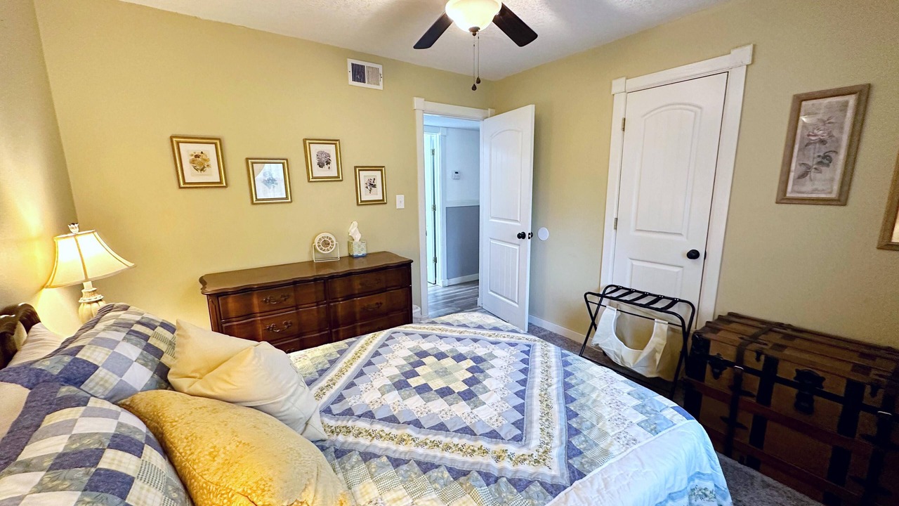 Photo of Bedroom in Ozark