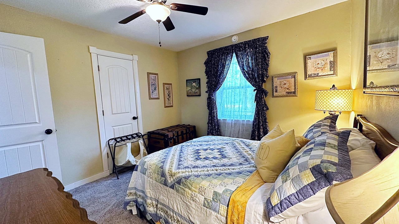 Photo of Bedroom in Ozark