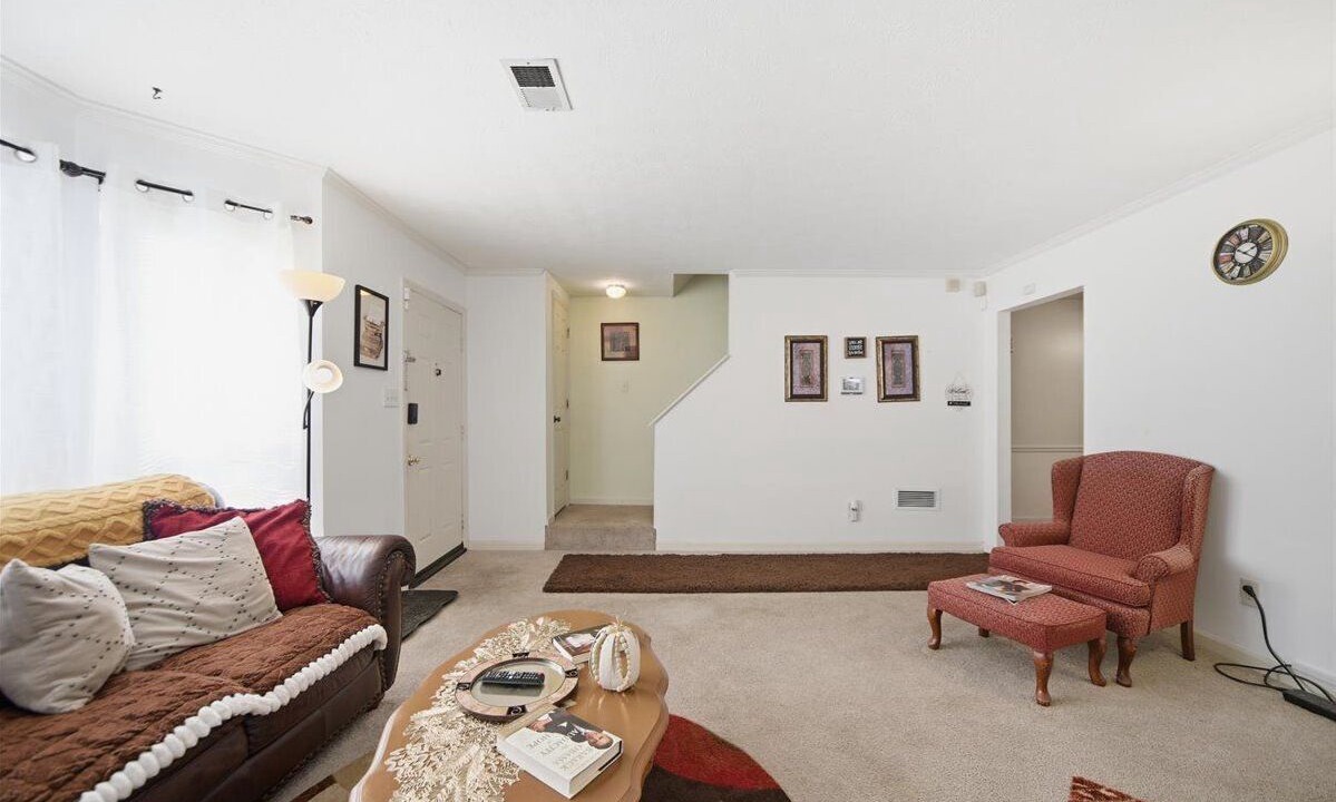 Photo of Livingroom in Stone Mountain