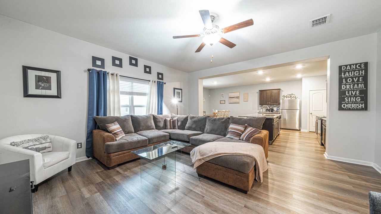 Photo of Livingroom in Medina Valley