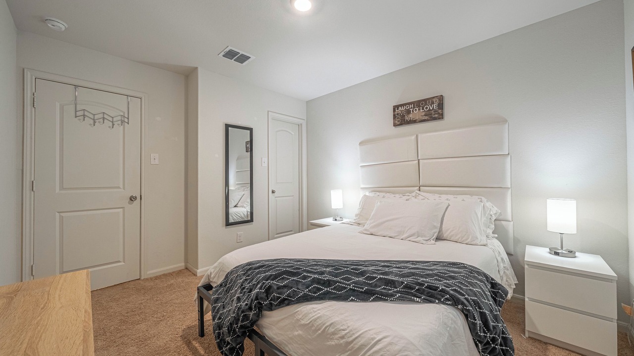 Photo of Bedroom in Medina Valley