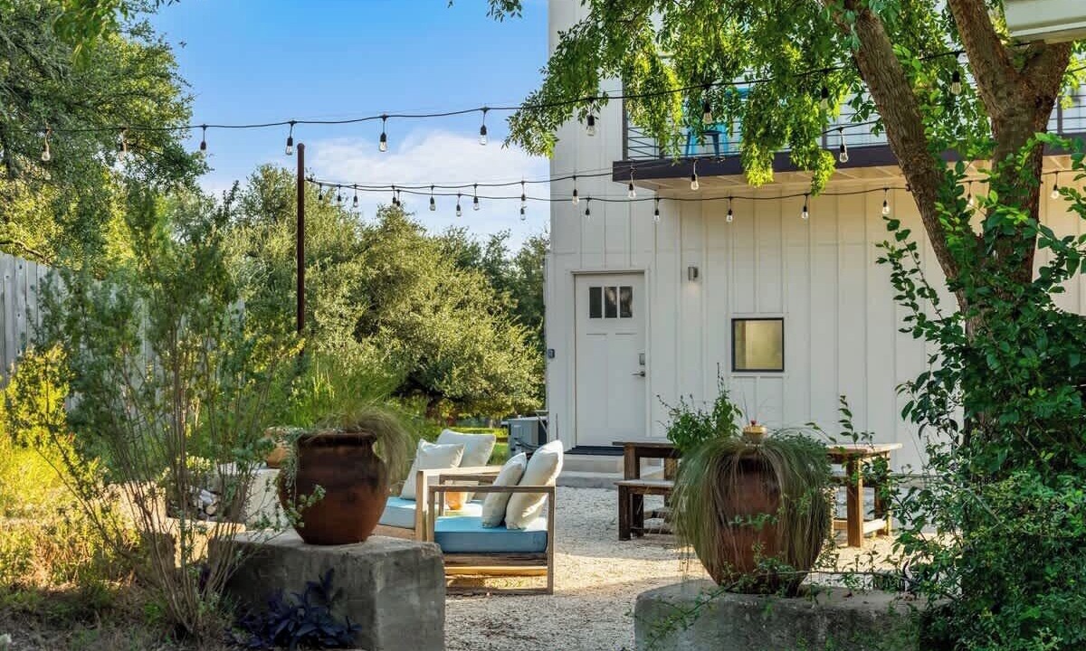 Photo of Patio Balcony in West Oak Hill