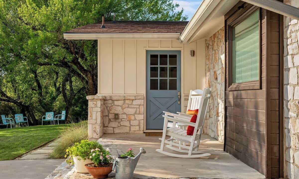 Photo of Patio Balcony in West Oak Hill