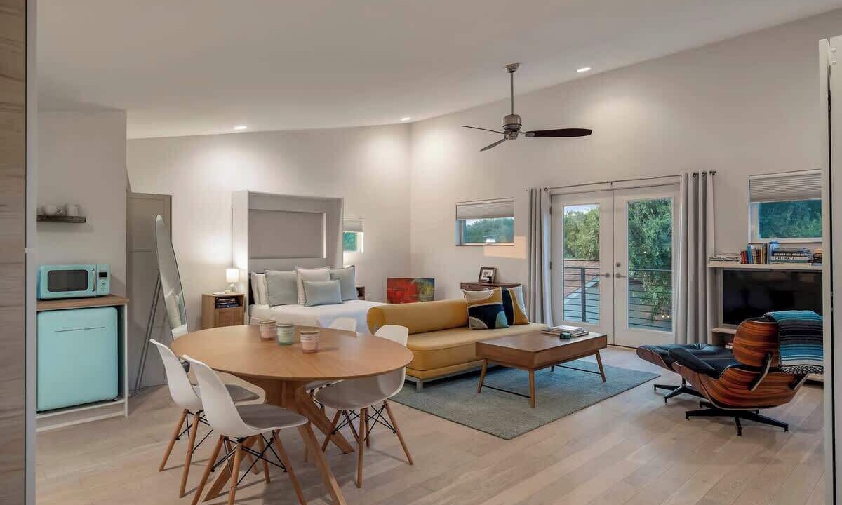 Photo of Livingroom in West Oak Hill