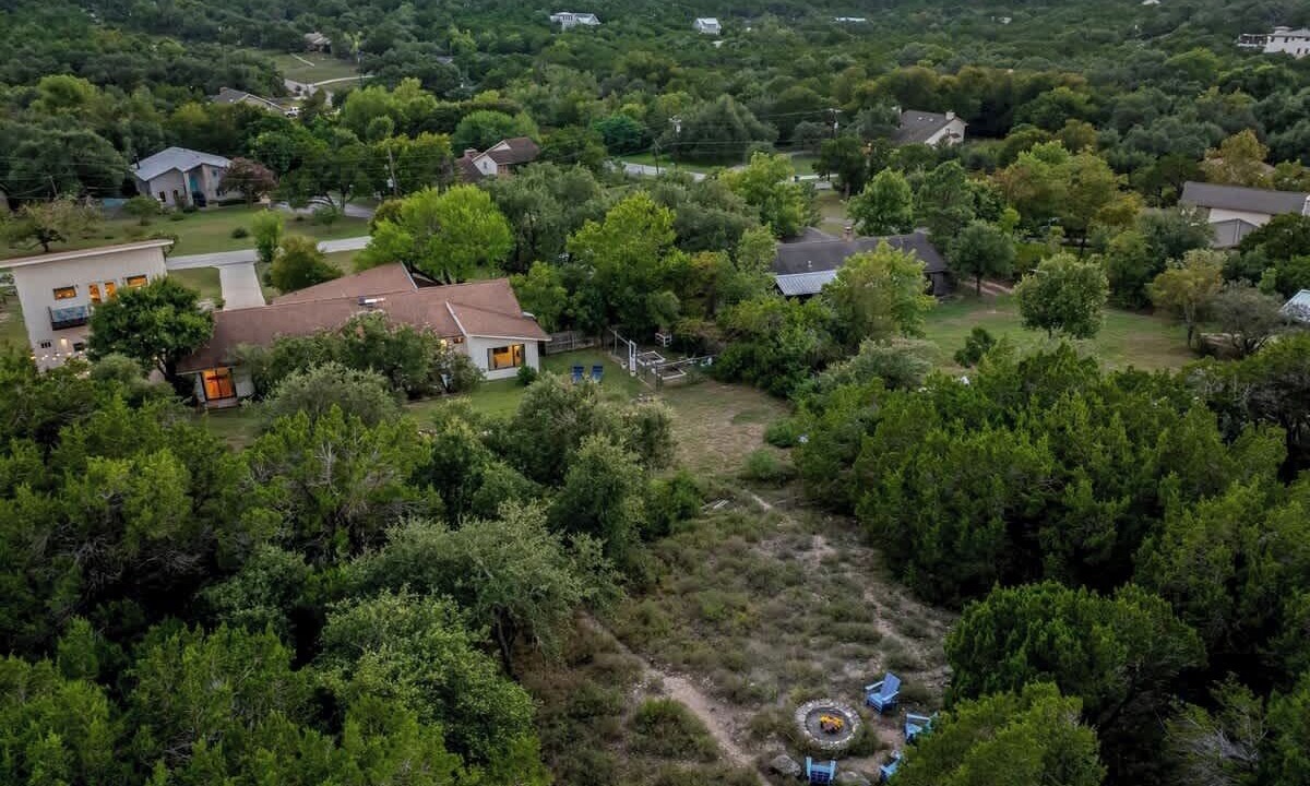 Photo of Outdoor in West Oak Hill