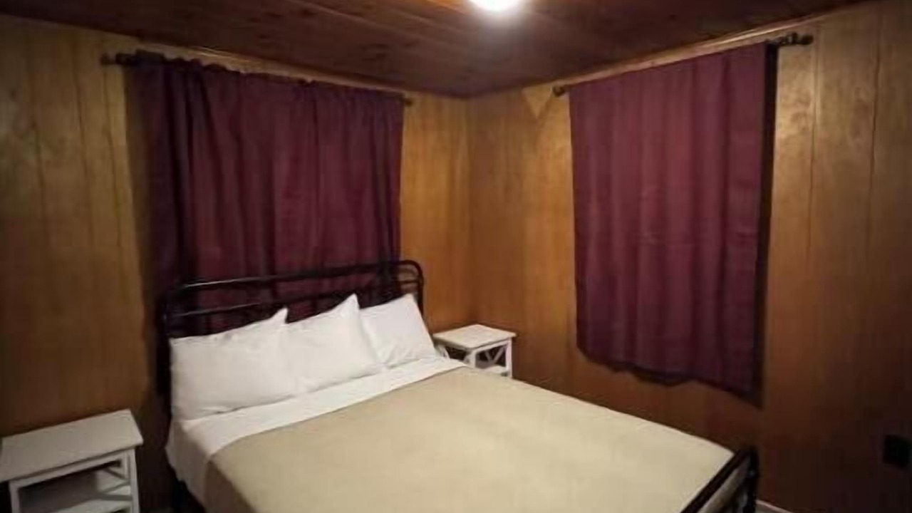 Photo of Bedroom in Crestline