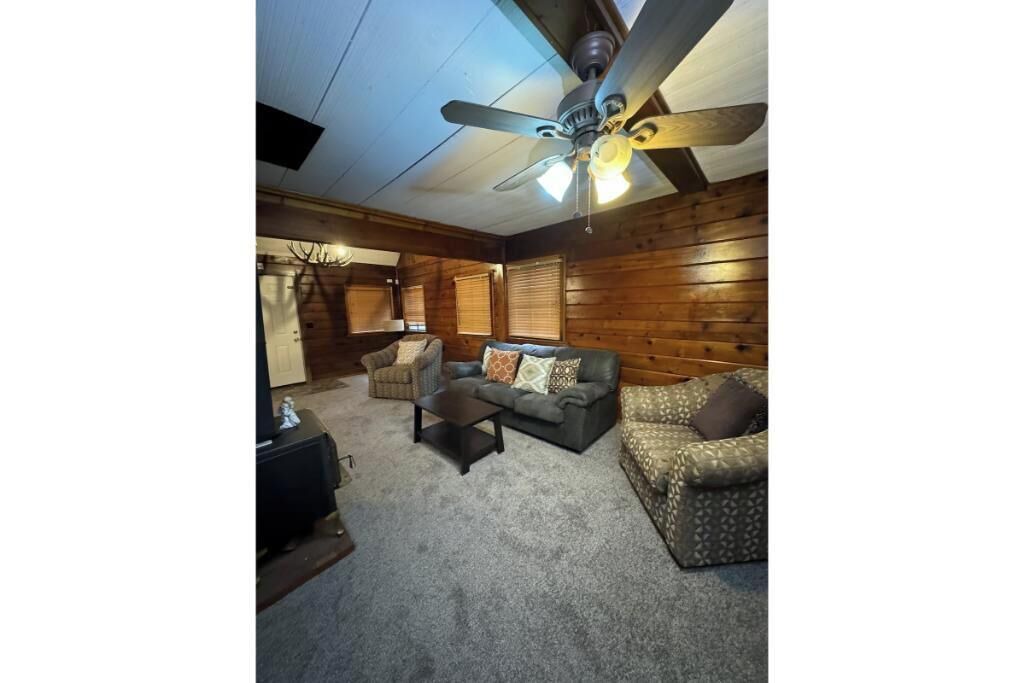 Photo of Livingroom in Crestline