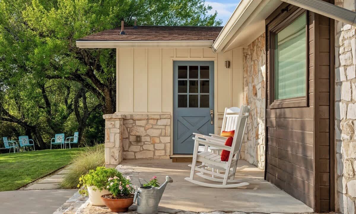 Photo of Patio Balcony in West Oak Hill