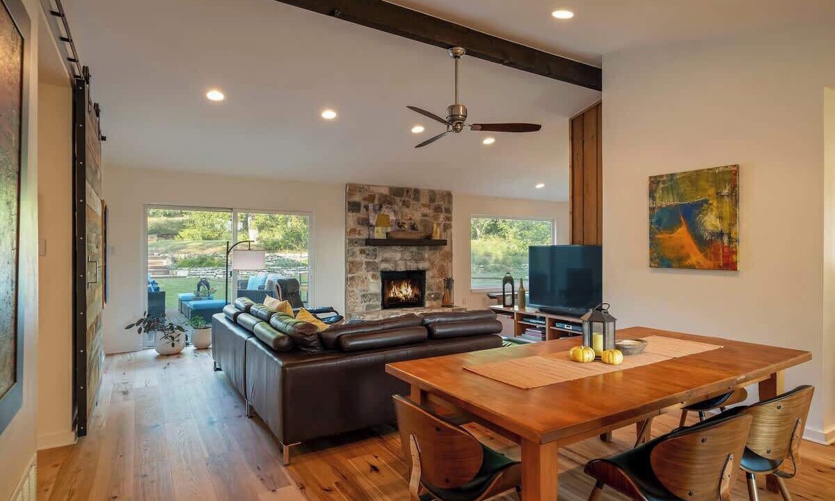 Photo of Livingroom in West Oak Hill