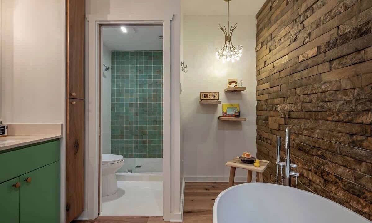 Photo of Bathroom in West Oak Hill