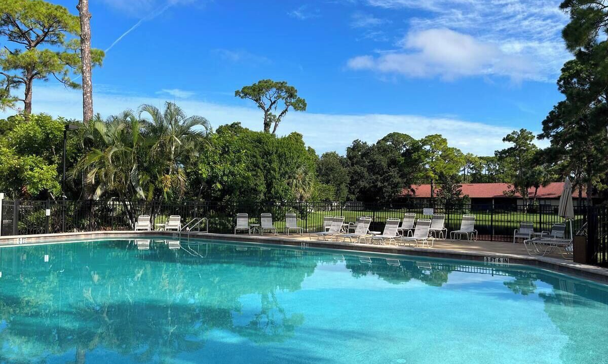 Photo of Outdoor in Gulf Gate Estates