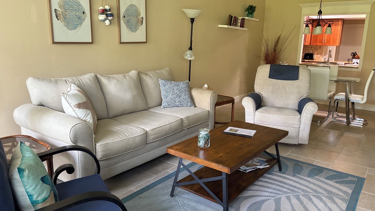Photo of Livingroom in Gulf Gate Estates