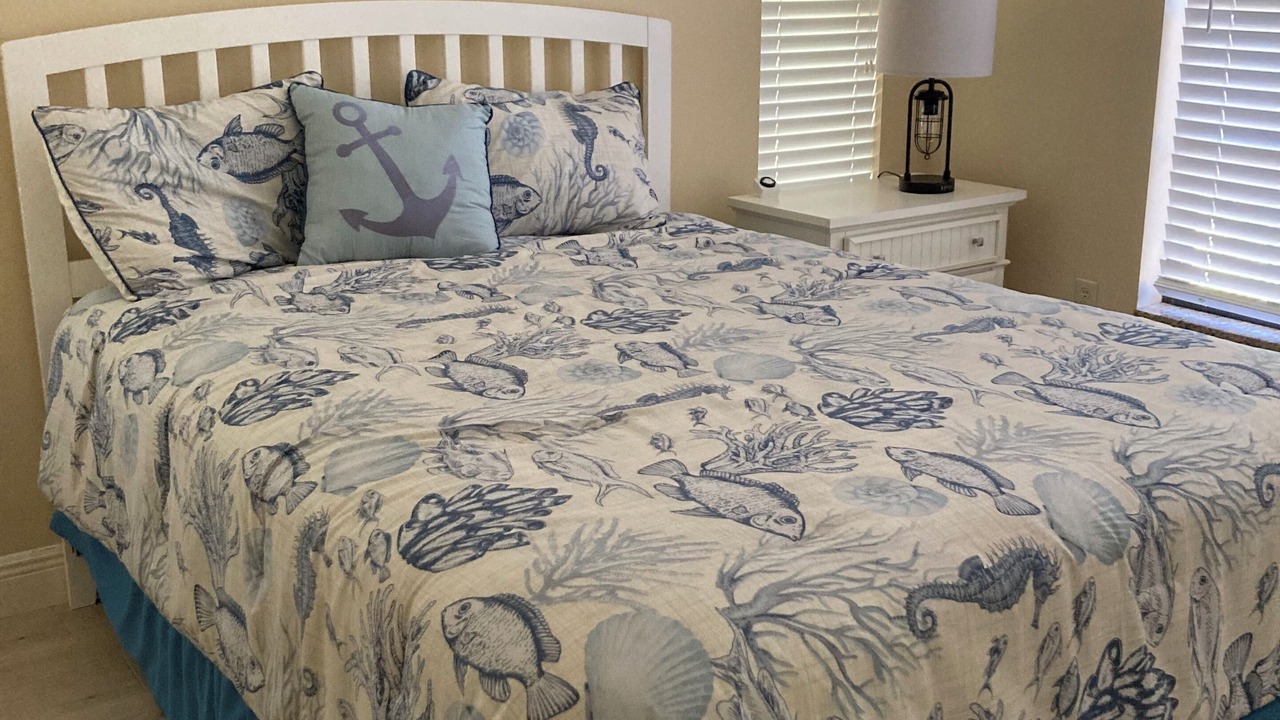 Photo of Bedroom in Gulf Gate Estates