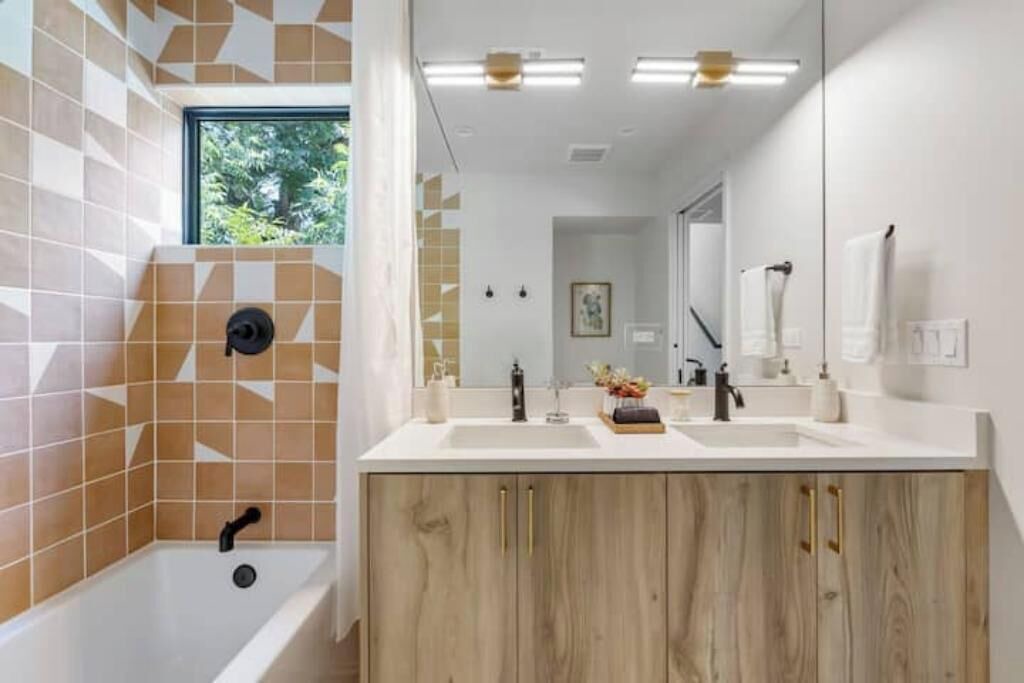 Photo of Bathroom in Holly
