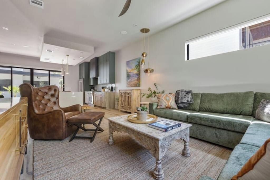 Photo of Livingroom in Holly