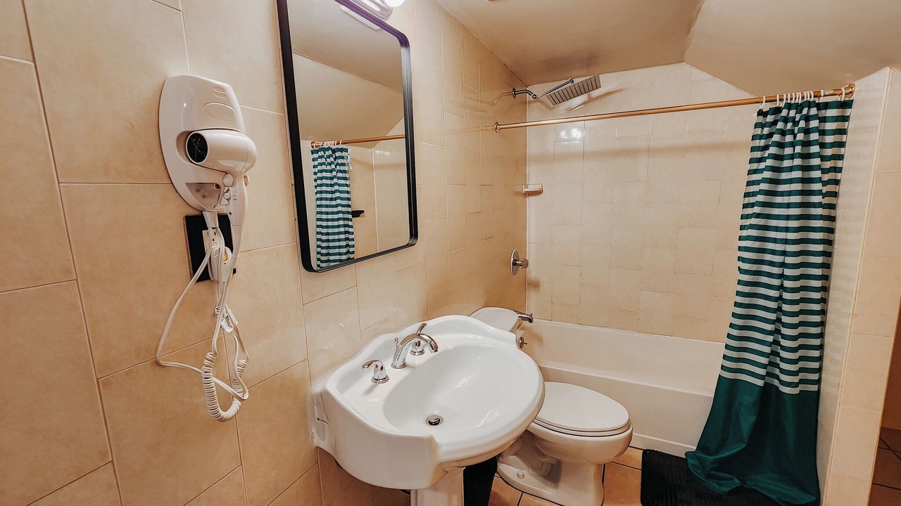 Photo of Bathroom in Chinatown