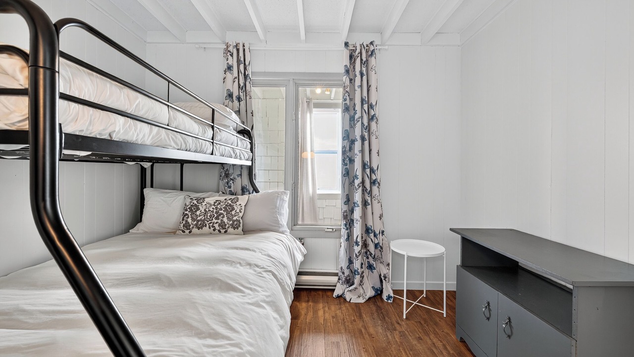 Photo of Bedroom in Gloucester County