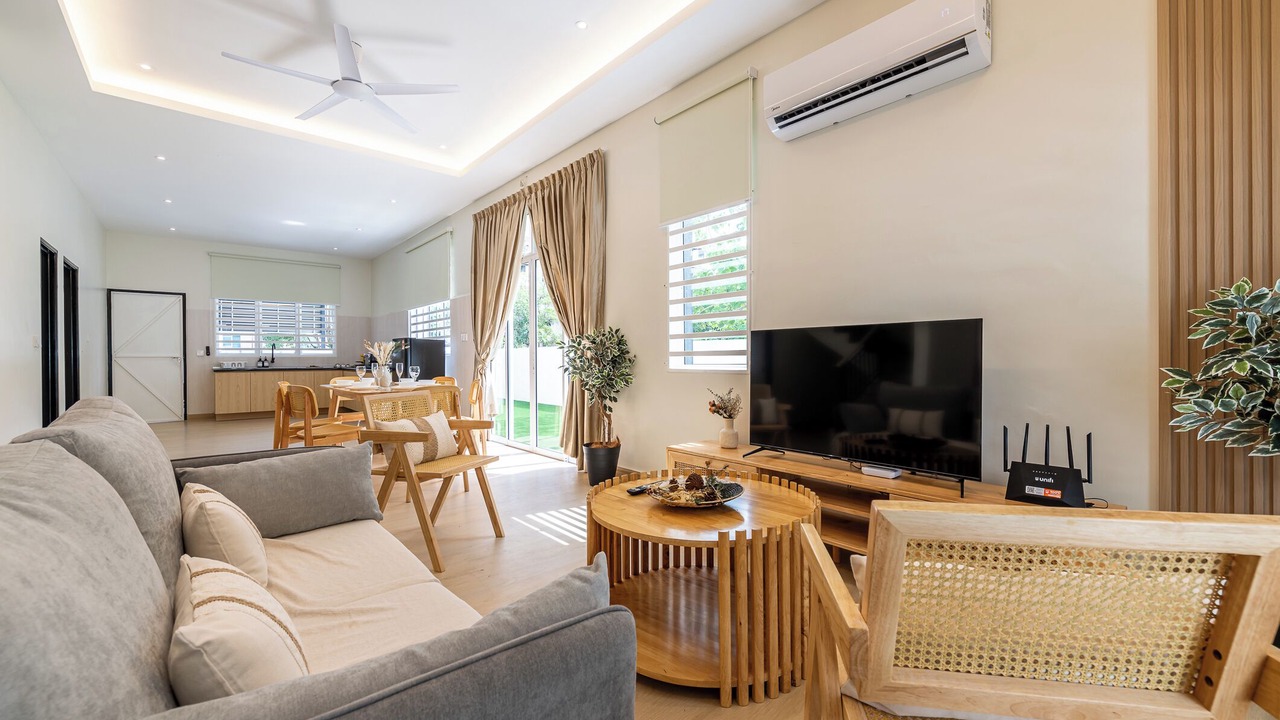 Photo of Livingroom in Teluk Kumbar