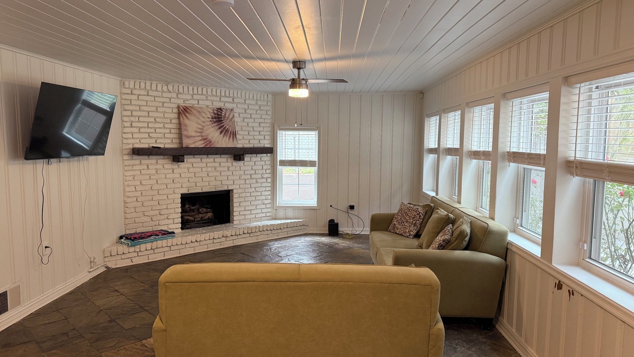 Photo of Livingroom in Hoover